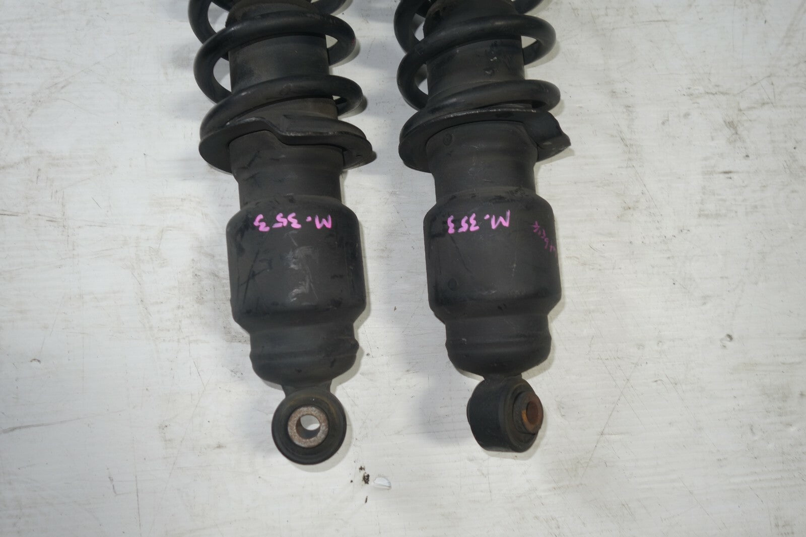 JDM 05-09 SUBARU LEGACY OUTBACK OEM KYB REAR SHOCKS STRUTS ASSEMBLY  WAGON ONLY