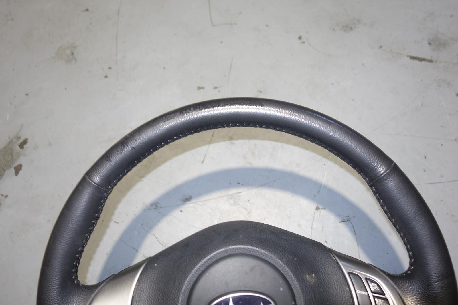 JDM 2005-2009 SUBARU LEGACY & OUTBACK MOMO STEERING WHEEL & HUB 05-2009 MF-1688