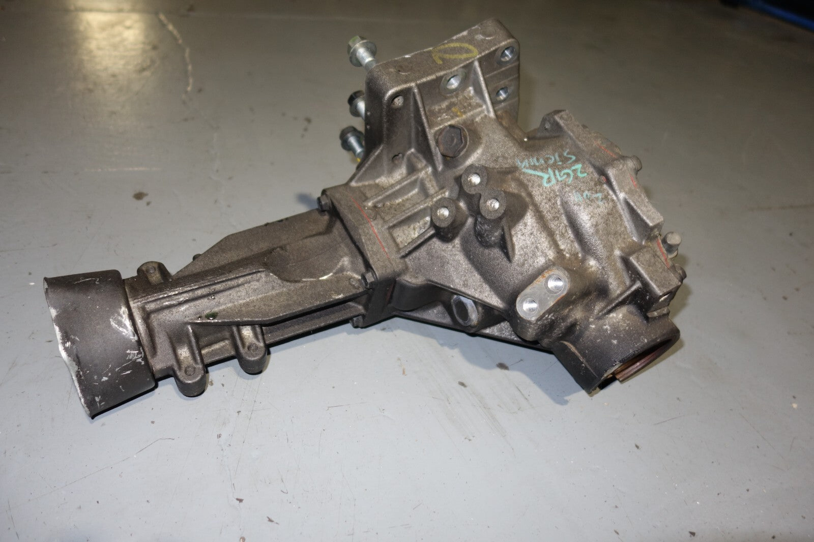JDM 2011-2019 TOYOTA SIENNA TRANSFER CASE DIFFERENTIAL 2GR 3.5L  LOW MILEAGE