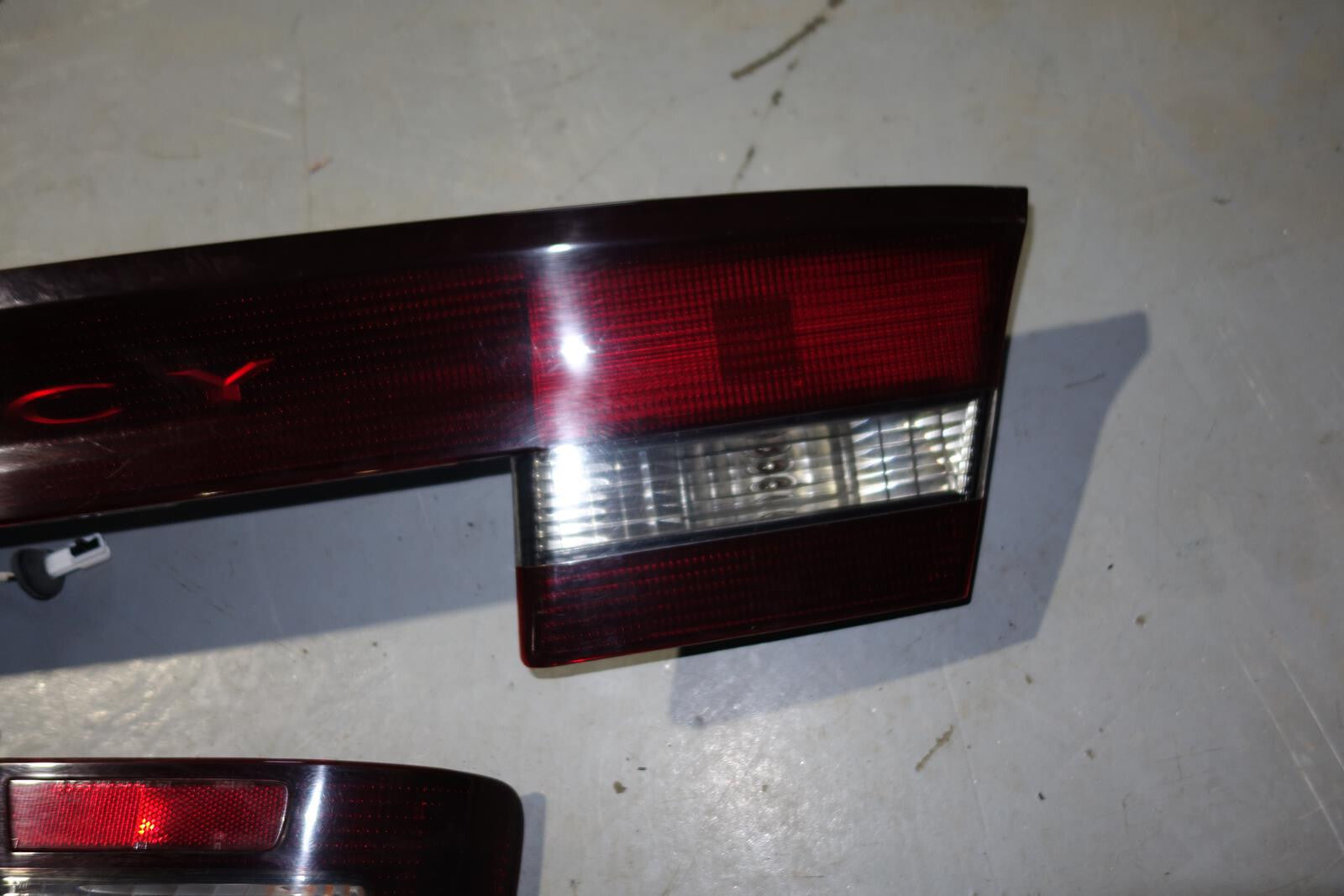 JDM Subaru Legacy B4 BE5 BE9 Sedan Tail Lights Lamps Center Garnish 1998-2004