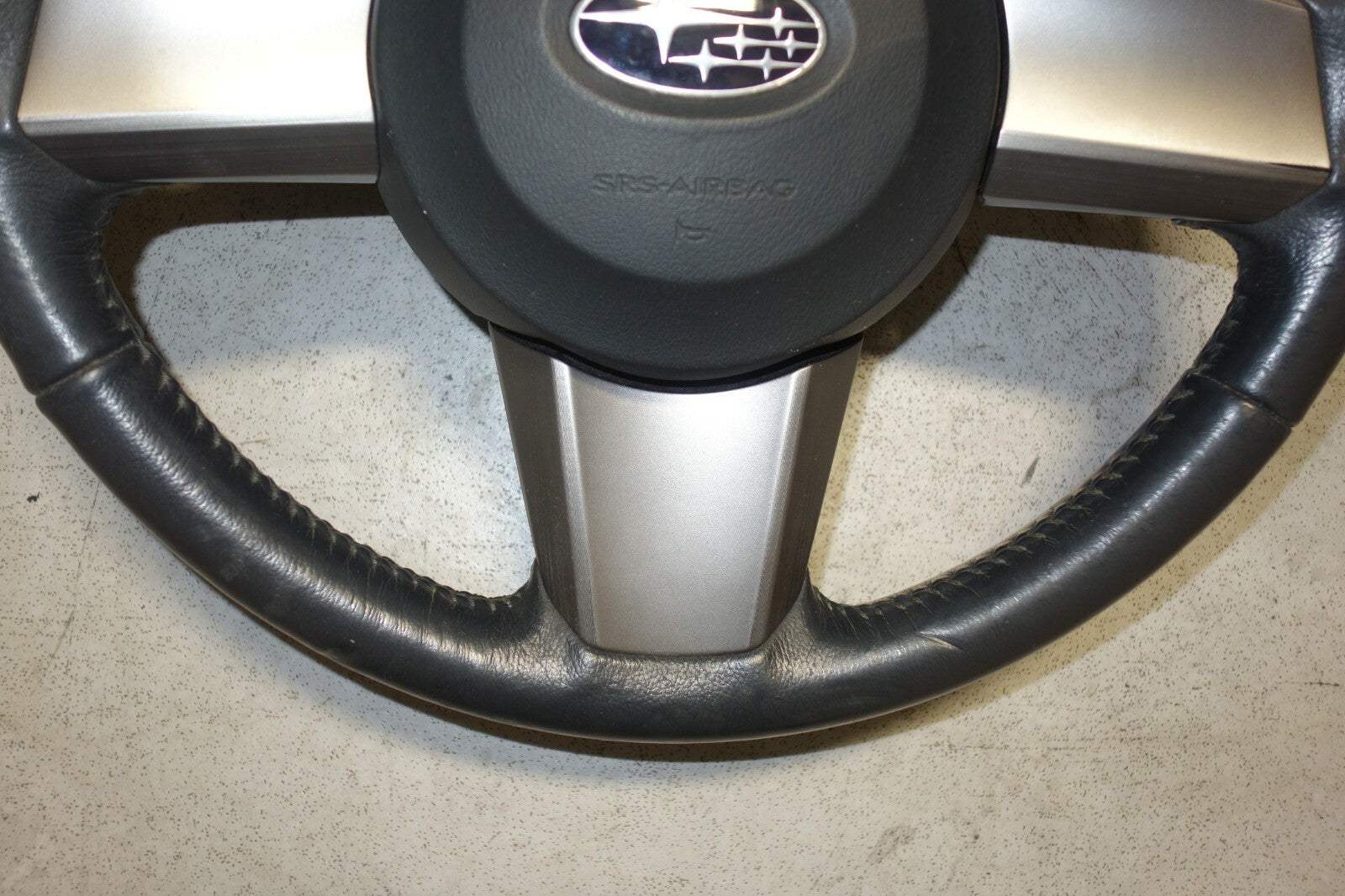 JDM 2010-2014 SUBARU LEGACY OUTBACK BR9 STEERING OEM WHEEL HUB 2010-2014 JD3494