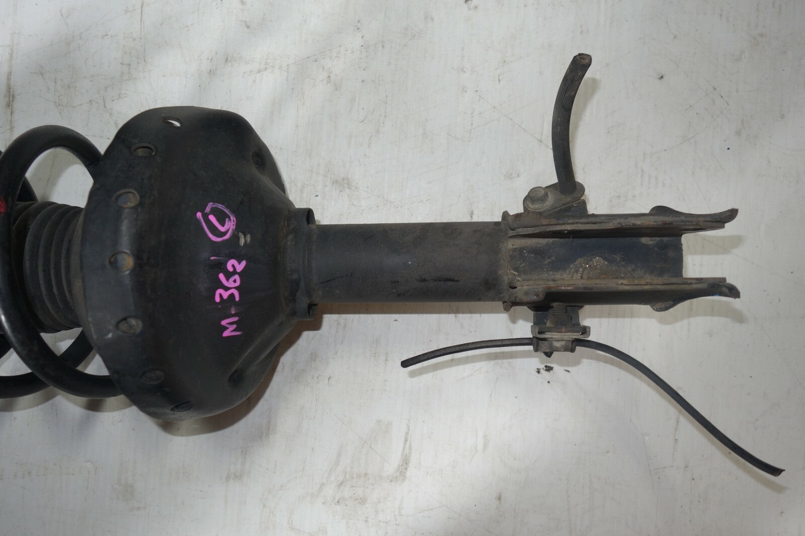 JDM 03-08 SUBARU FORESTER OEM KYB FRONT LEFT SIDE SHOCK SPRING ASSEMBLY GENUINE