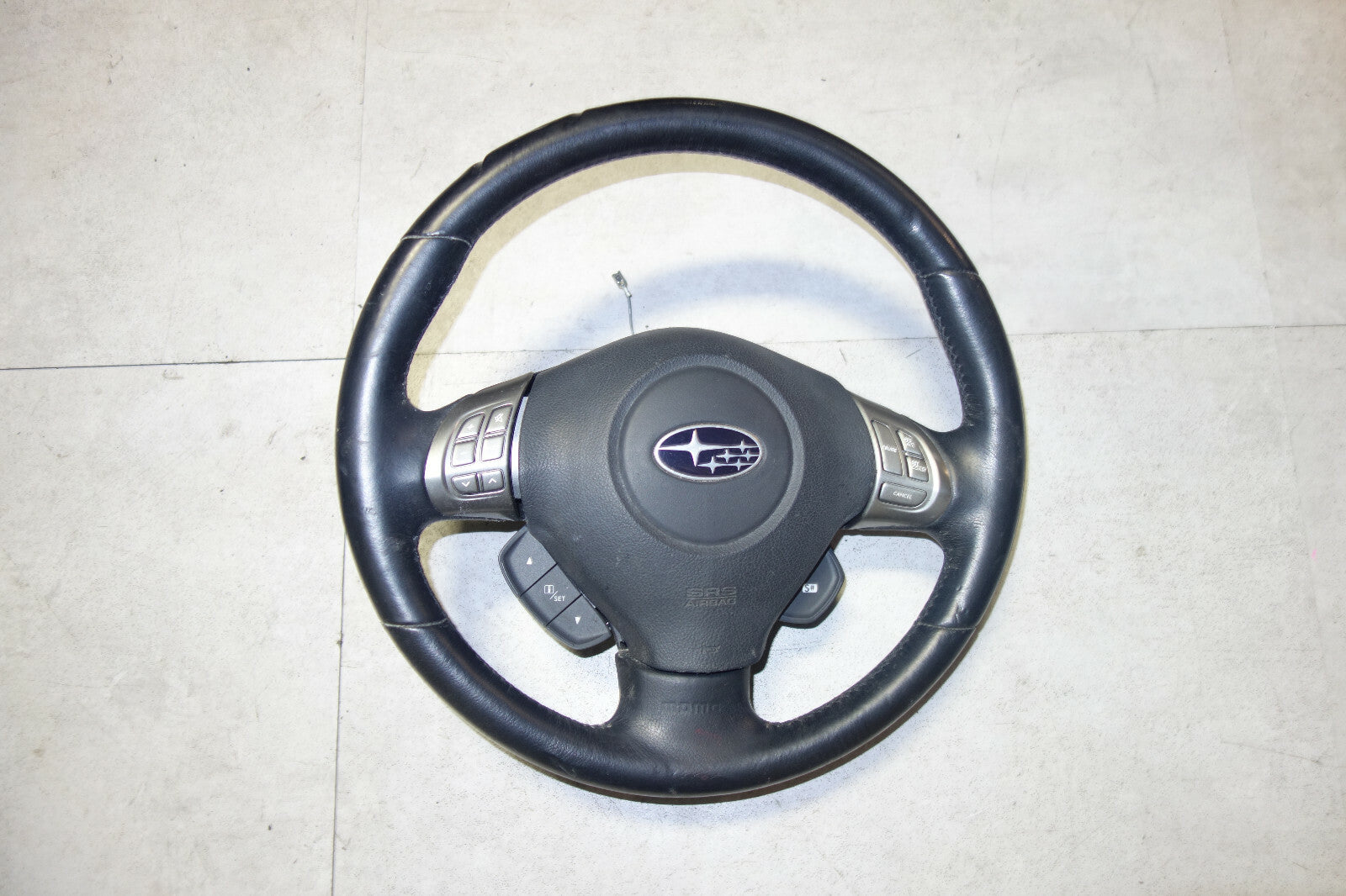 JDM Subaru Impreza WRX STi Legacy Forester MOMO Steering Wheel & Hub 1993-2009