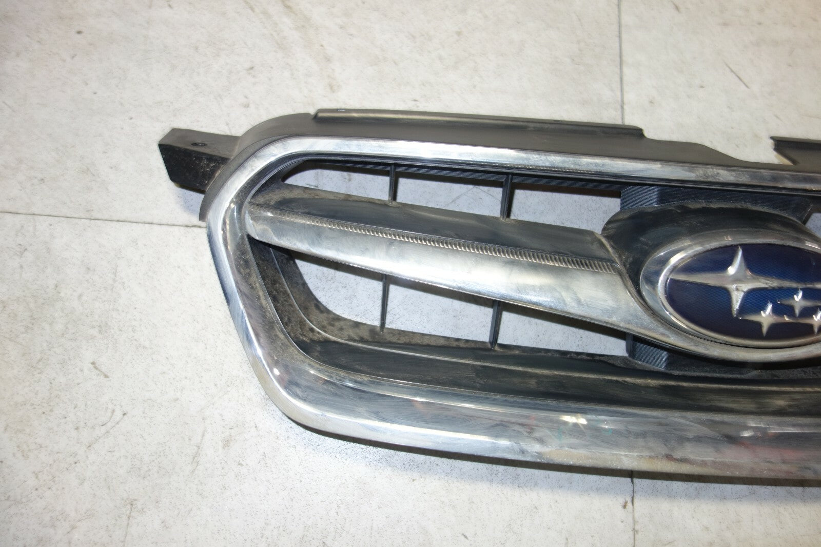 JDM 2008-2009 GENUINE SUBARU LEGACY  OEM GRILLE GRILL BPE FITS:SUBARU LEGACY