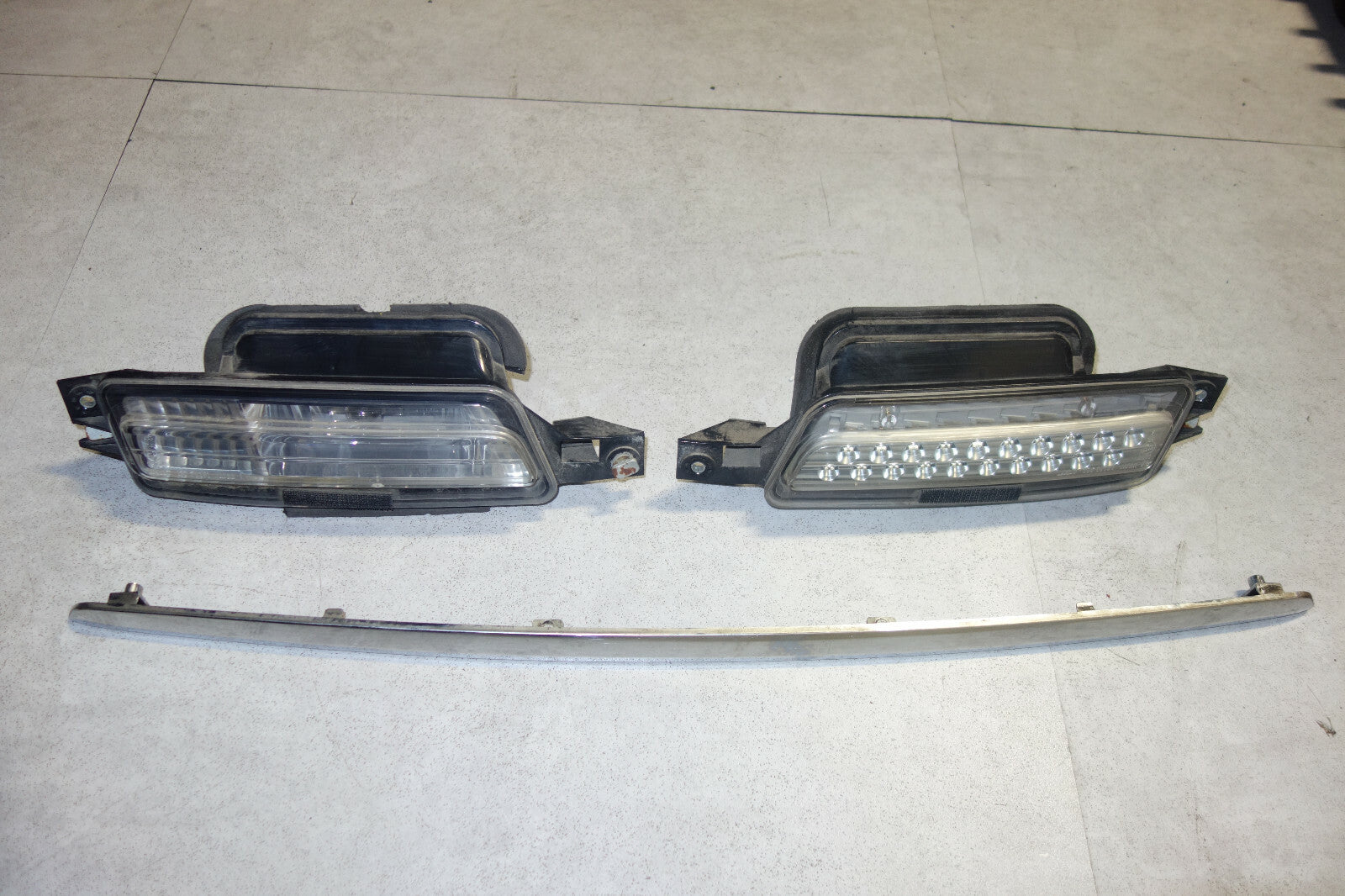 JDM Subaru Legacy BP5 Rear Center Garnish Reverse Lights 2005-2009