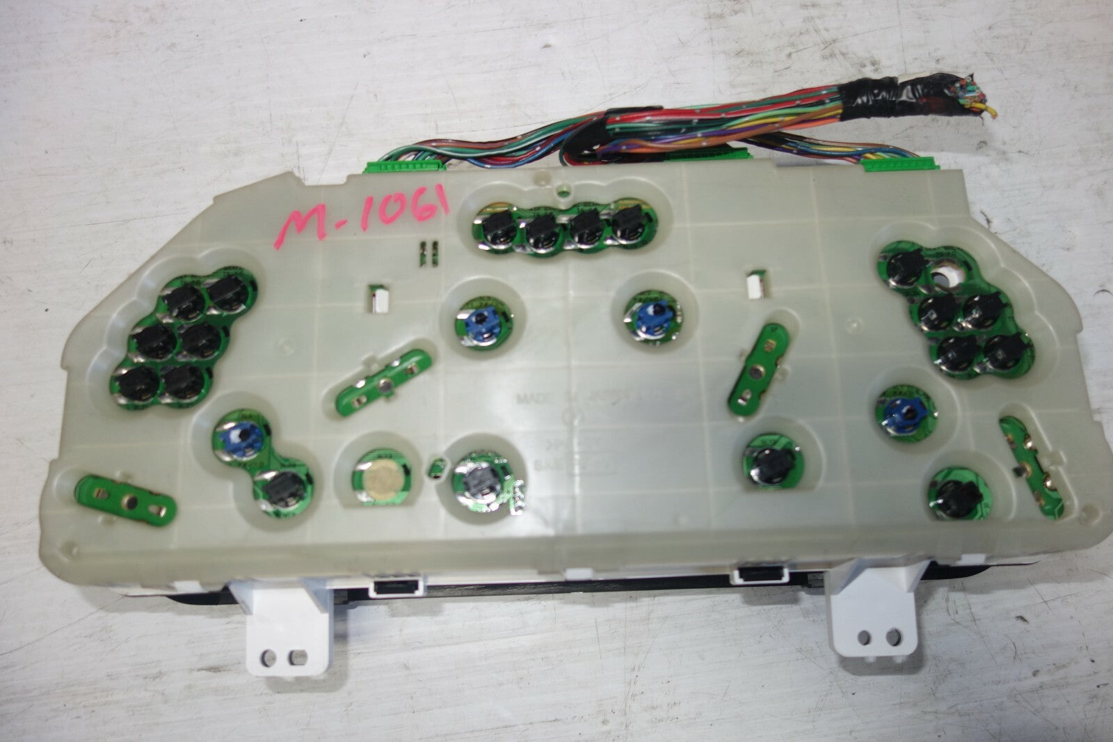 JDM SUBARU FORESTER STi SF5 AUTOMATIC GAUGE CLUSTER  SPEEDOMETER 1998-2002