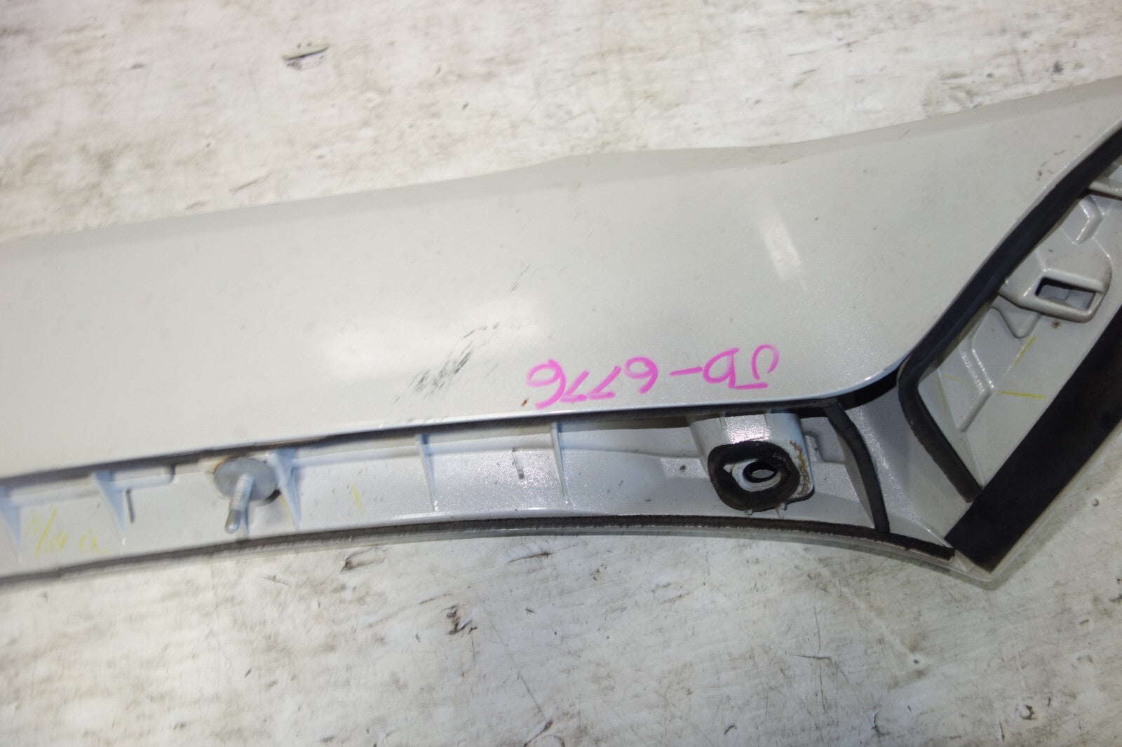 JDM SUBARU FORESTER SH9 OEM TOP SPOILER WING SH9 SH 2009-2010-2011-2012-2013