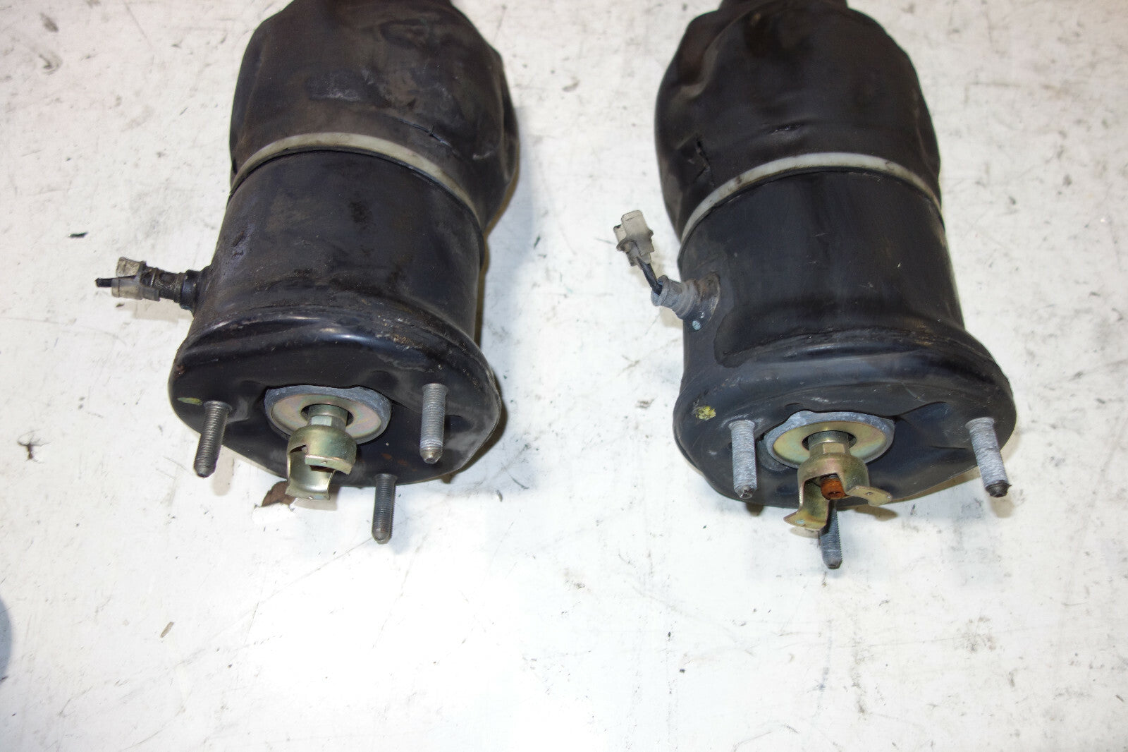 Lexus LS430 Rear Left + Right Air Shocks Struts Absorbers 2001-2006 Pair JDM