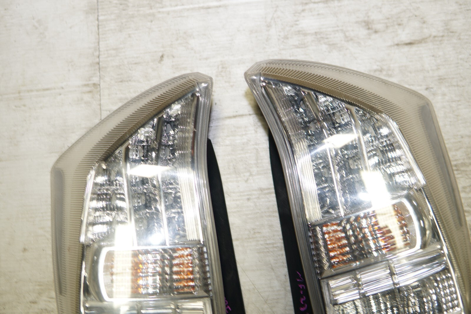 JDM 2010-2015 TOYOTA PRIUS OEM TAIL LIGHTS TAIL LAMPS ZVW30 LEFT & RIGHT