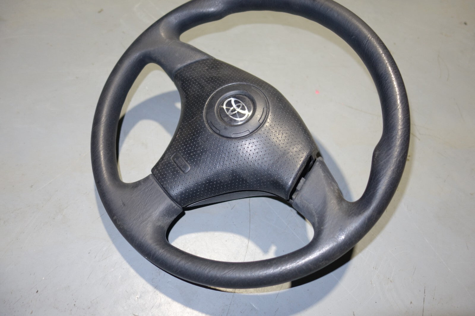 JDM Toyota Celica Steering Wheel & hub ZZT231 ZZT230 2001-2005