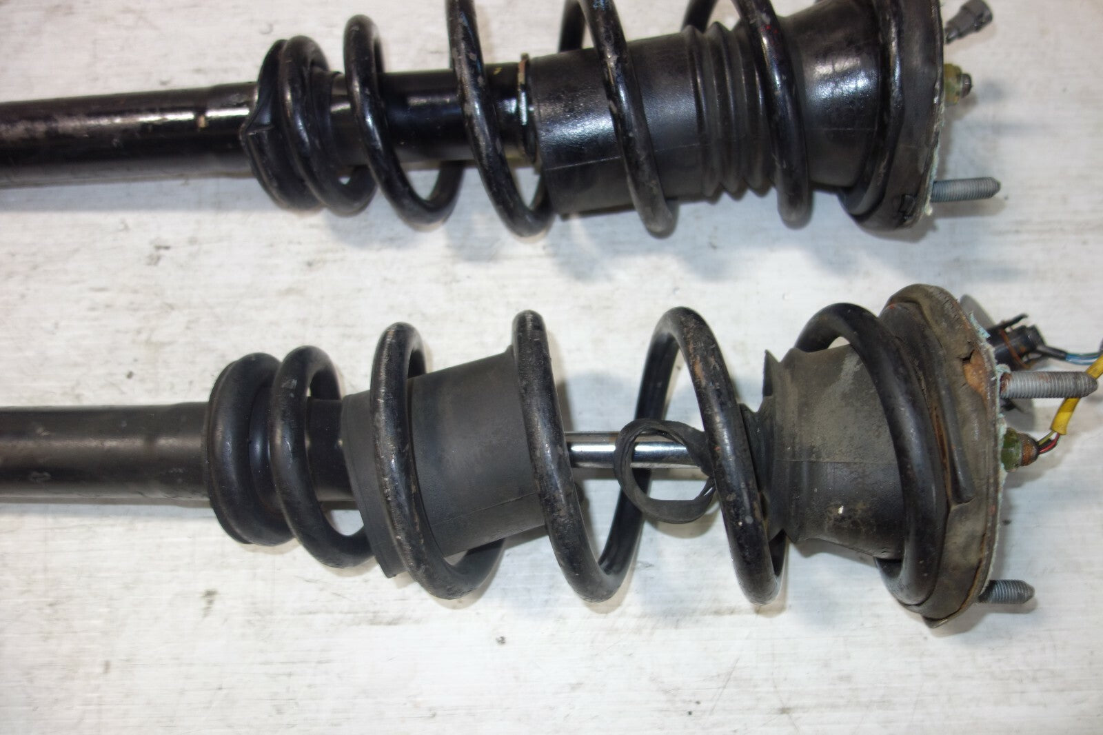 JDM Lexus GS300 / Aristo Front Shocks Struts Springs  JZS147 OEM 1991-1997