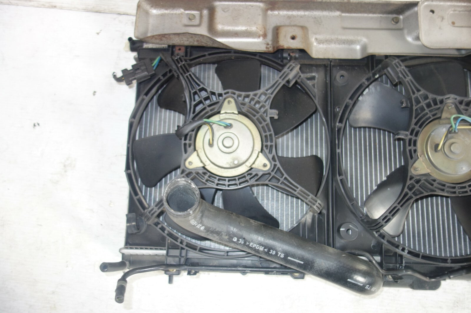 JDM Subaru Impreza WRX Radiator & Fans 2002 2003 2004 2005 OEM V7 V8