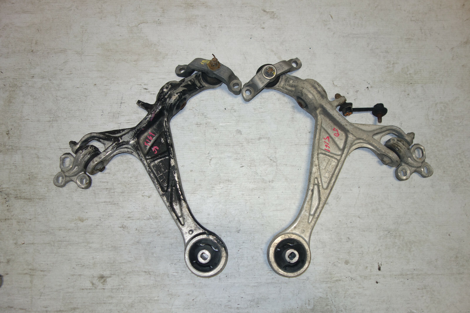 JDM Acura RL Front Lower Control Arms 2005 06 07 08 09 10 11 2012 KB1 3.5RL OEM
