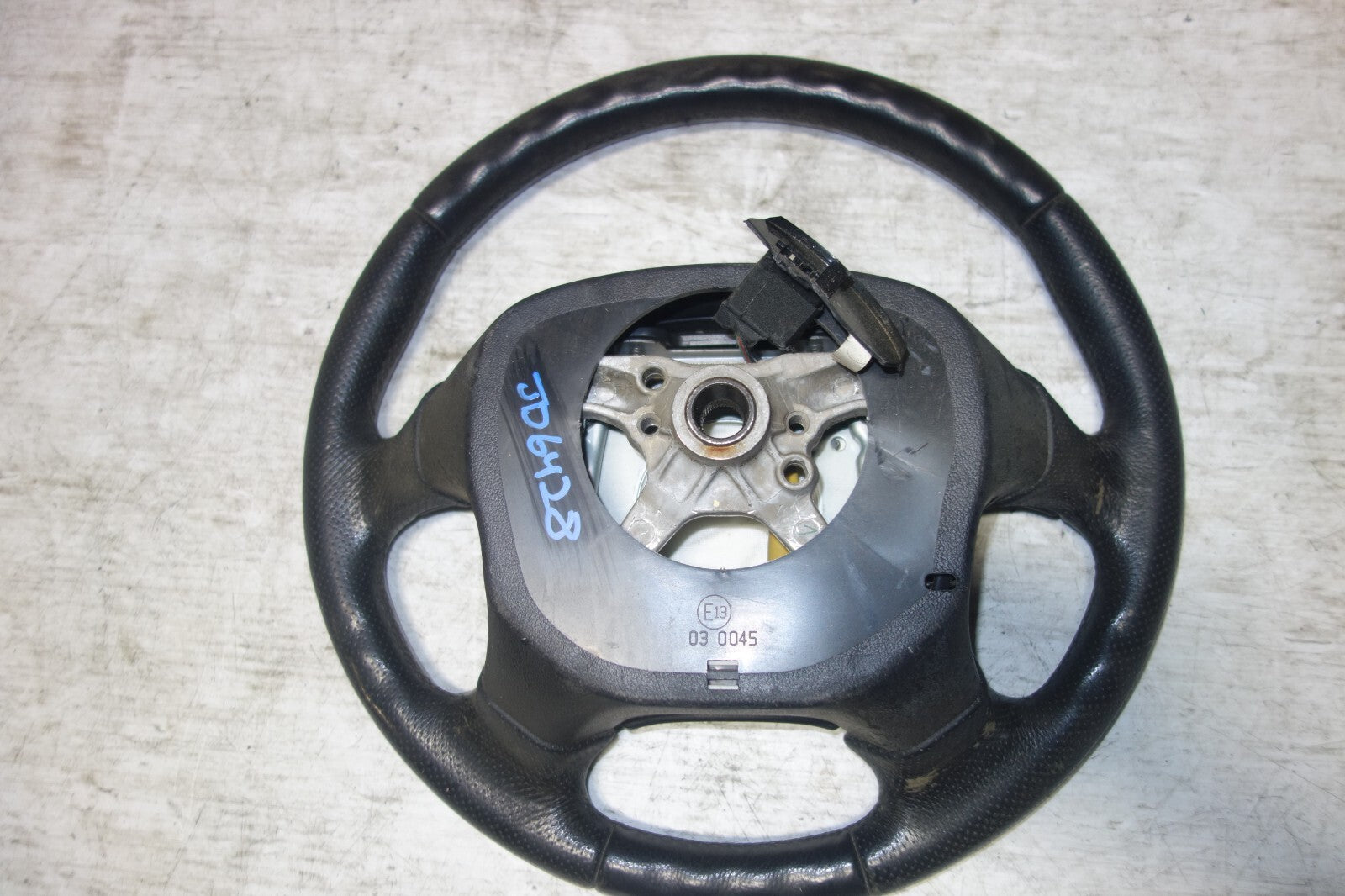 JDM Subaru Forester MoMo Steering Wheel 2003 2004 2005 2006 2007 2008 OEM Japan