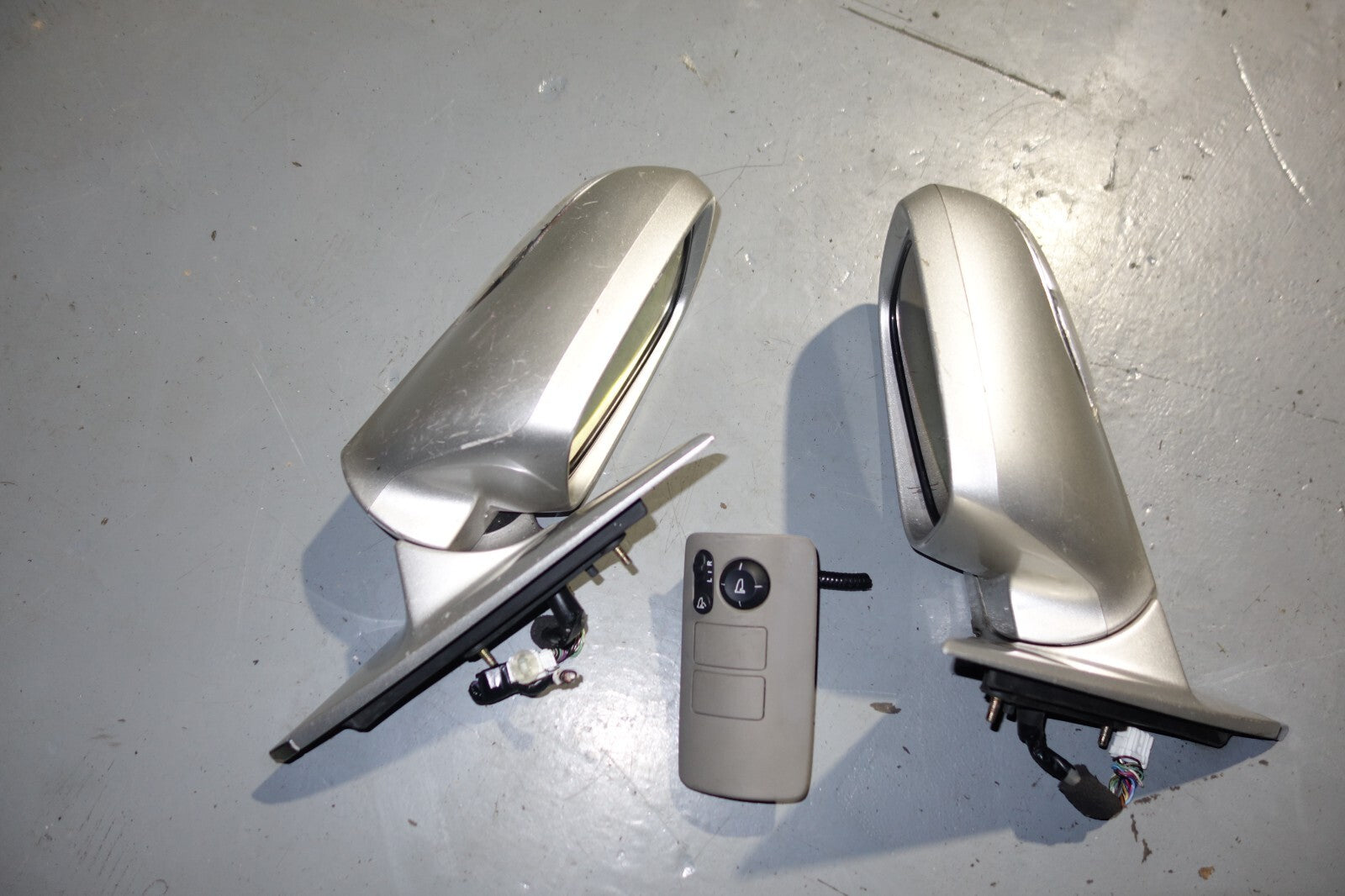 JDM 2005-2008 ACURA RL KB1 OEM POWER FOLDING MIRRORS SWITCH HONDA LEGEND M-1417