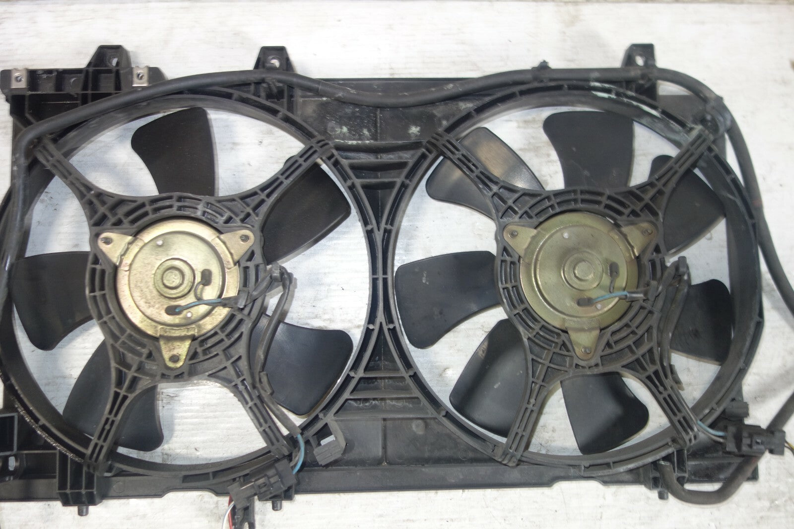 JDM Subaru Forester Radiator Fan Assembly Shroud SG5 2003-2008 Rad Fan OEM