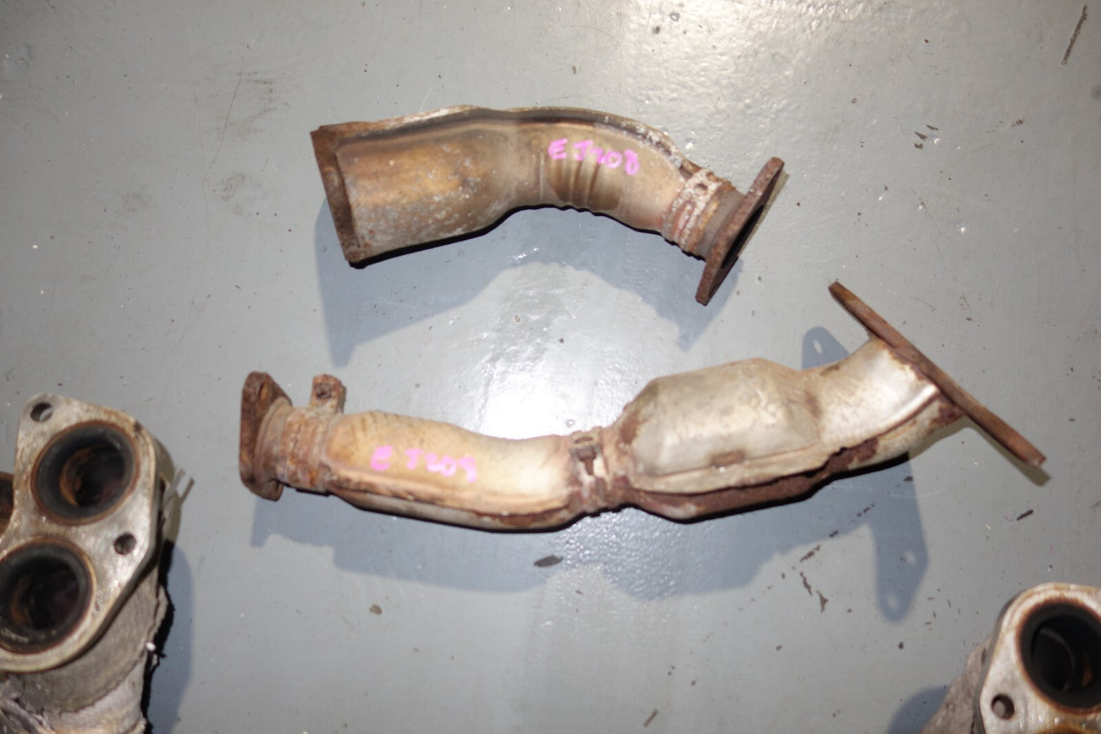 JDM 2000-2004 SUBARU LEGACY B4 EJ20 SUBARU EXHAUST  EXHAUST MANIFOLD TWIN TURBO