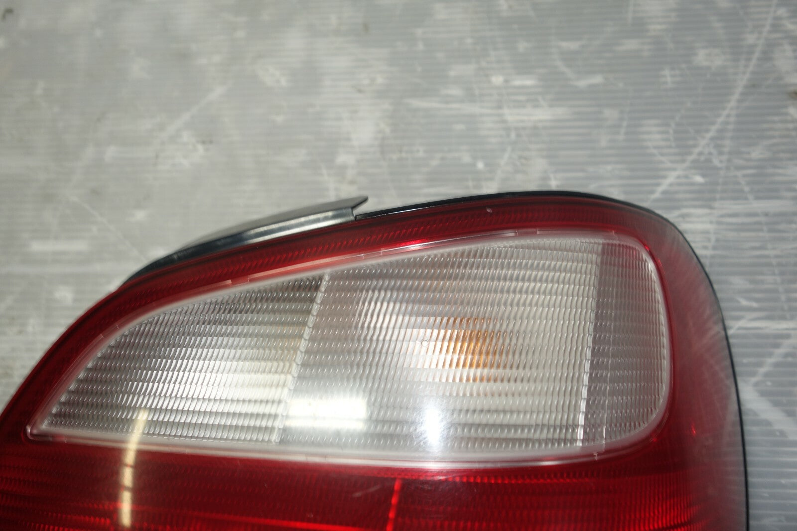 JDM 2002-2003 SUBARU IMPREZA WRX STi V7 OEM TAIL LIGHT TAIL LAMP 4 DOOR SEDAN RH