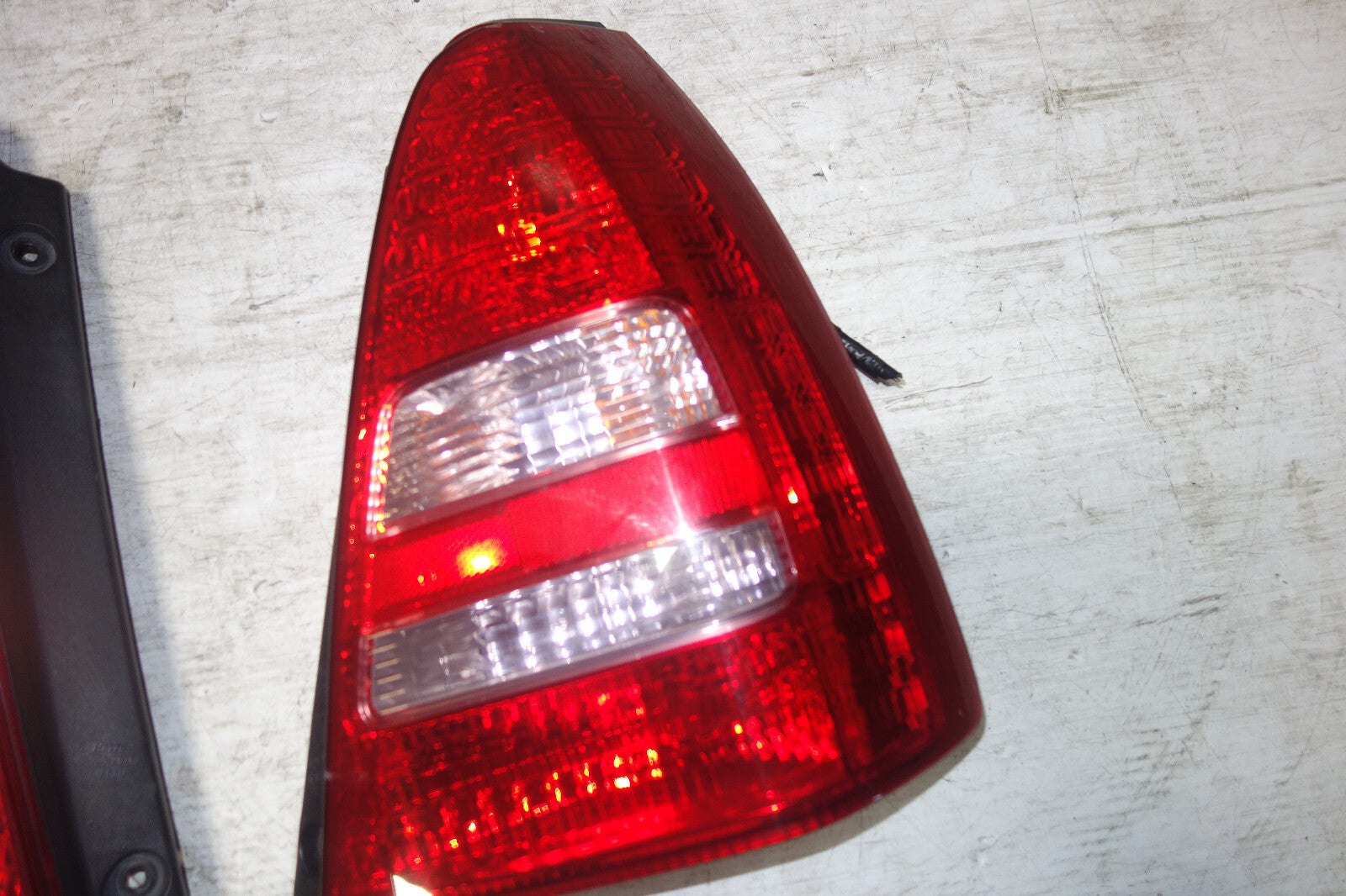 JDM Subaru Forester OEM Tail Lights Lamps Pair Right & Left JDM SG5 2003-2008