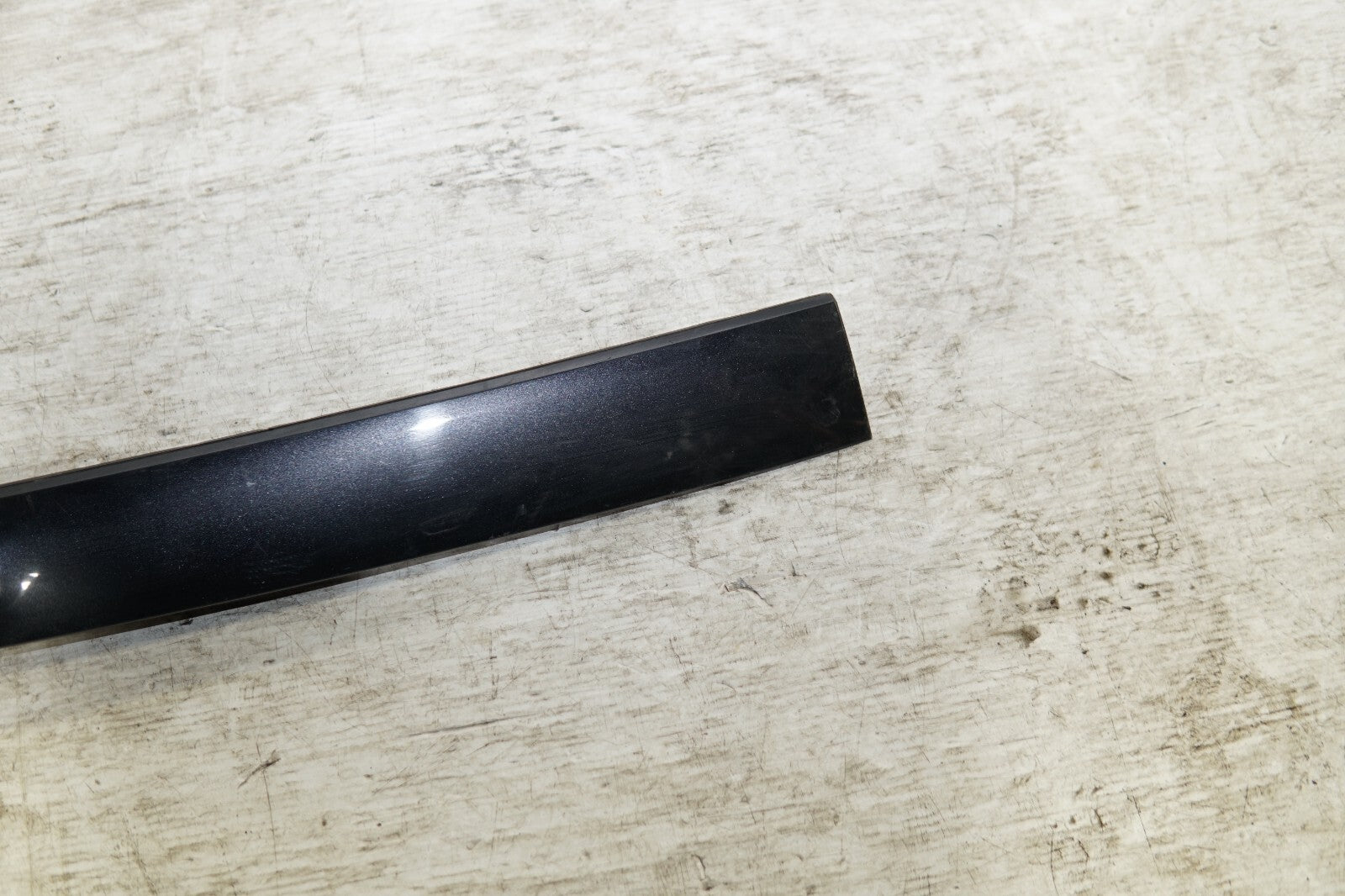 JDM Toyota Prius Rear CENTER GARNISH  ZVW30 2010-2011-2012-2013-2014-2015 MF-319