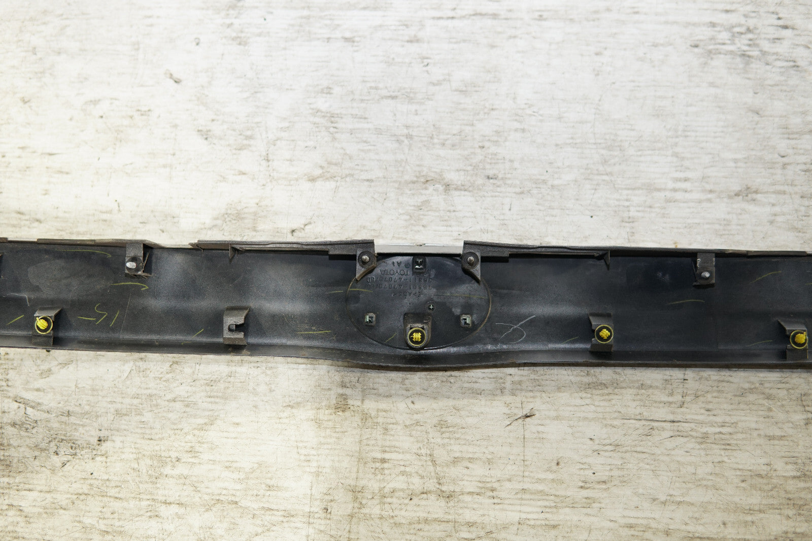 JDM Toyota Prius Rear Garnish Center Liftgate 2010-2015 OEM Genuine MF-325