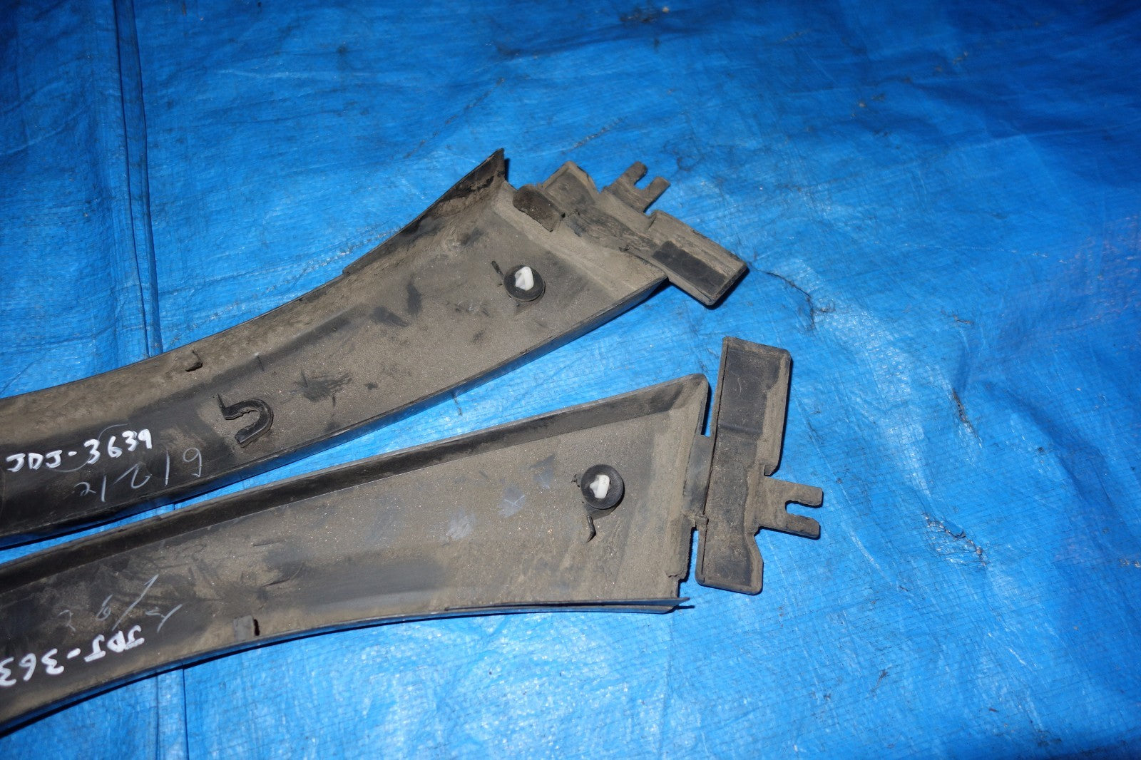 JDM Subaru Legacy OEM Quarter Panel Trim Moulding Molding Black Pair 2005-2009