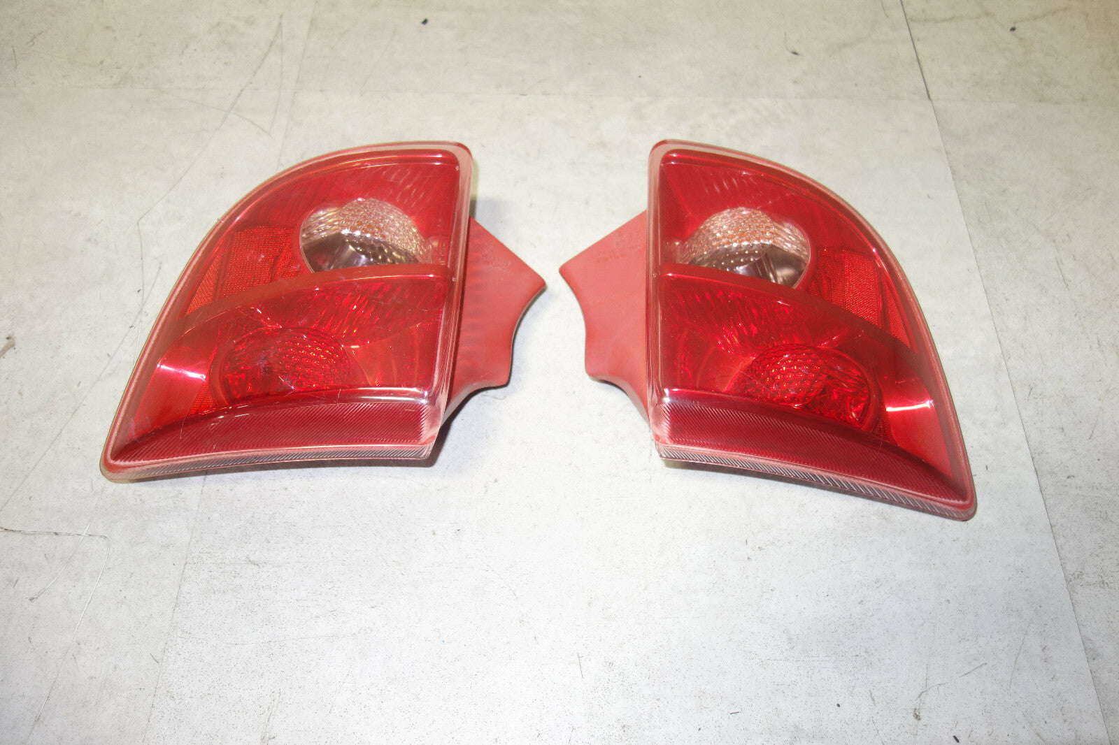 JDM Toyota Celica GT GT-S OEM Tail Lights Lamps 2003-2005 Spec ZZT231 ZZT230