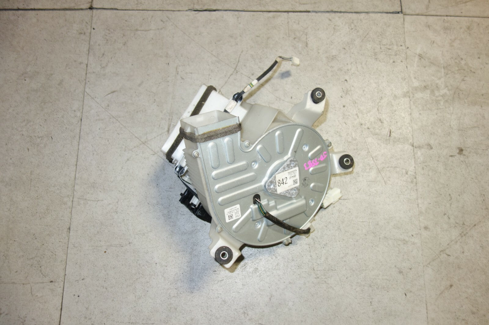 blower engine LEXUS LS 600h 117200-8422 G9230-50010 HYBRID BATTERY COOLING FAN