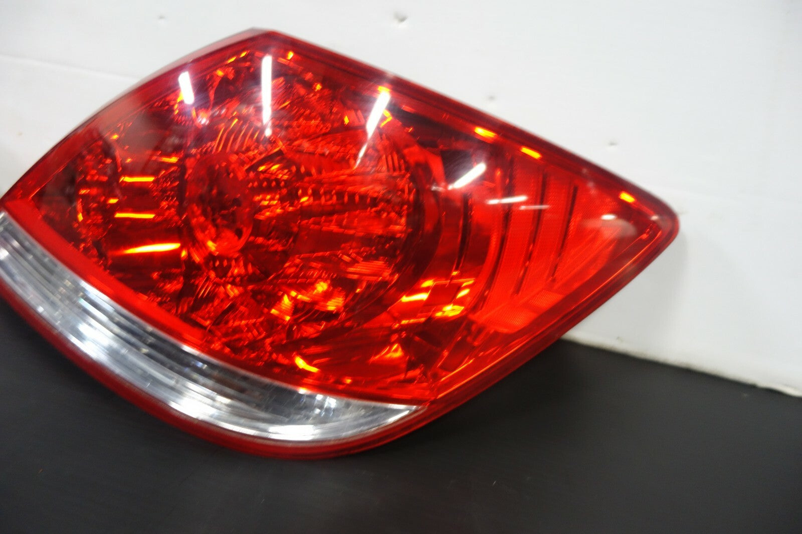 ACURA RL ORIGINAL TAIL LIGHTS LEFT & RIGHT L/R 2005-2008 OEM GENUINE Original