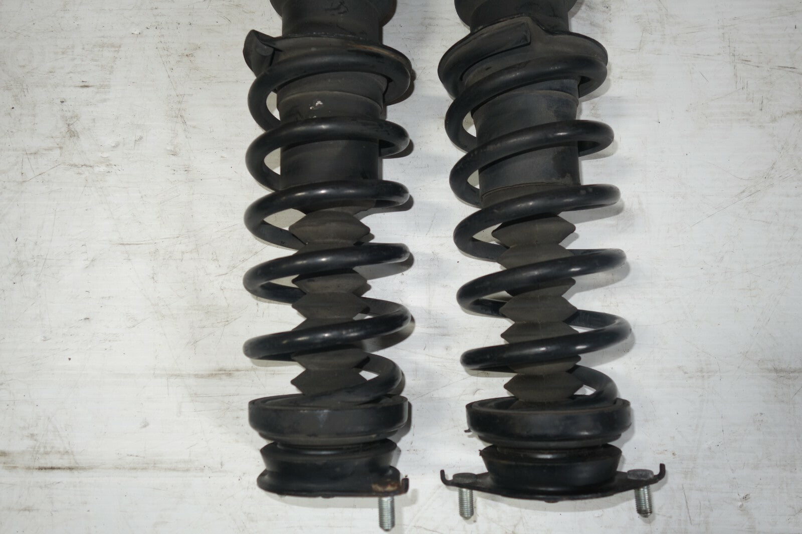 JDM 05-09 SUBARU LEGACY OUTBACK OEM KYB REAR SHOCKS STRUTS ASSEMBLY  WAGON ONLY