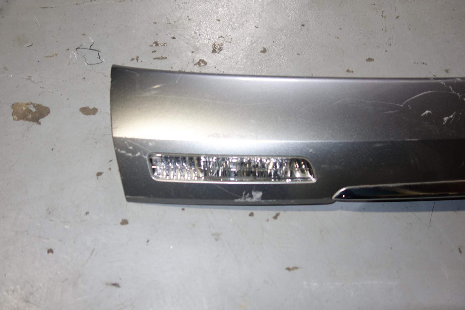 JDM 05-2009 SUBARU LEGACY OUTBACK  OEM REAR CENTER GARNISH LIGHT SPOILER JD-1952