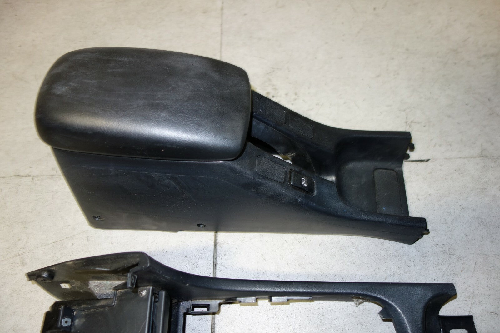 JDM Acura Integra Arm Rest Center Console Shifter Console DC2 RHD 1994-2001