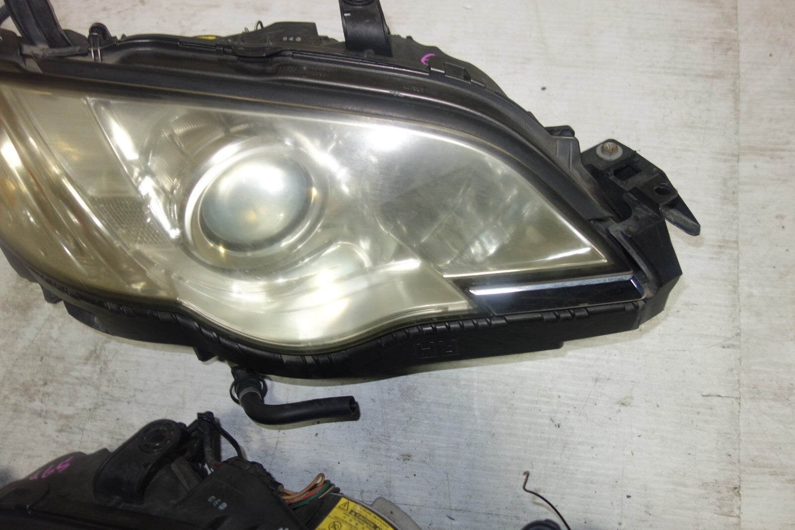 JDM 2008-2009 GENUINE SUBARU LEGACY USED OEM HID HEAD LIGHTS LAMPS BLE BP5 BP9