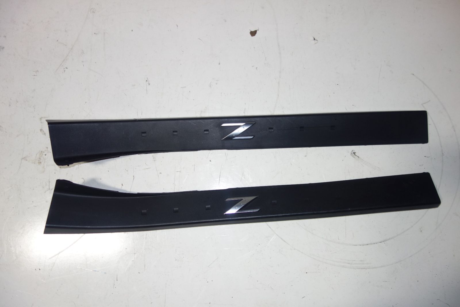 JDM Nissan 350z Z33 OEM Door Sills Side Steps Trim Panel 2003 2004